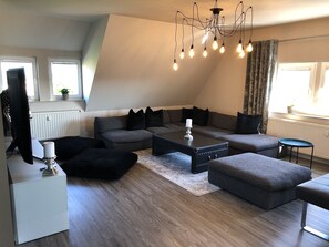 Deluxe Apartment, Private Bathroom, River View (Elbtalblick) | Interior - Ferienwohnungen Burkhardt (Meissen)