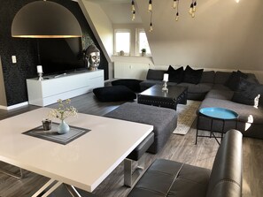 Deluxe Apartment, Private Bathroom, River View (Elbtalblick) | Interior - Ferienwohnungen Burkhardt (Meissen)