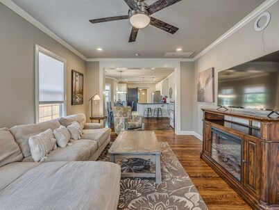 Best location in heart of OKC! Willow Tree Retreat