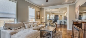 Best location in heart of OKC! Willow Tree Retreat