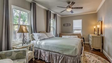 3 bedrooms, desk, iron/ironing board, free WiFi