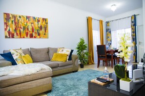 Smart TV - Stylish Apartment near Foxdale Court and Forest (Lusaka)