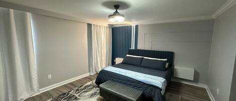 6 bedrooms, iron/ironing board, WiFi, bed sheets