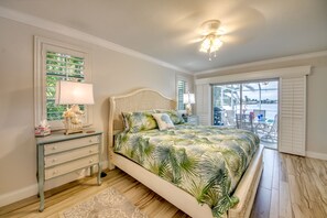 4 bedrooms, desk, iron/ironing board, free WiFi - Villa 2 Beautiful Sunsets, Pool, 200' Canal. 52 reviews. (Cape Coral)