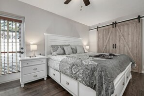 3 bedrooms, iron/ironing board, WiFi, bed sheets