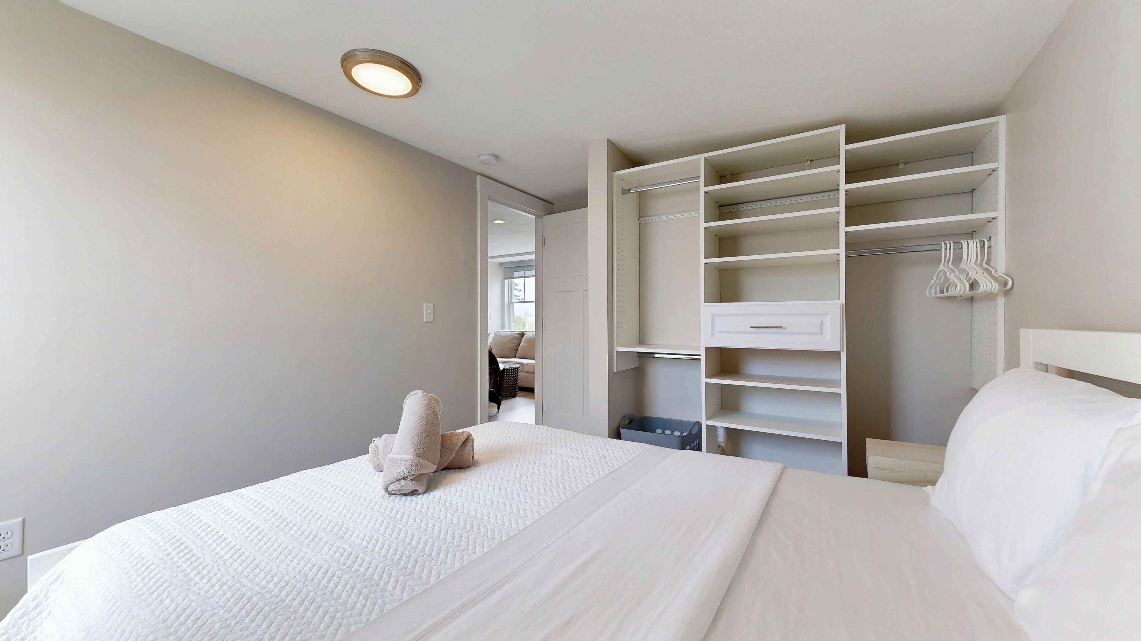 2 bedrooms, iron/ironing board, free WiFi, bed sheets