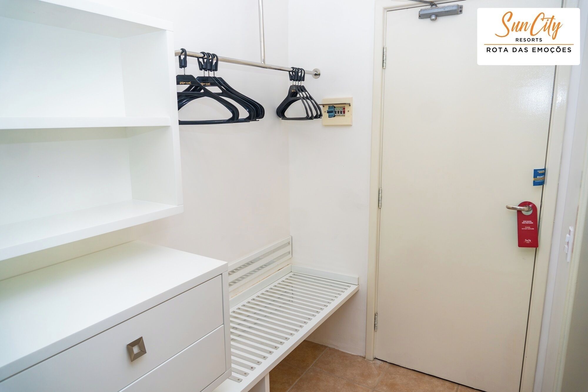 superior room | wardrobe