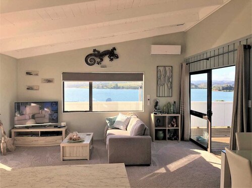 Water Light - Mangonui Harbour views