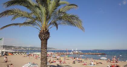 LOCATIONS-06 - LA MAISON NOELIE 1ER ETAGE 300M RIVIERE 30mn NICE CANNES ANTIBES