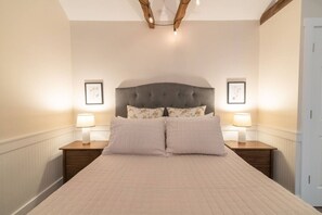 1 bedroom, travel cot, free WiFi, bed sheets