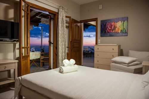 Studio (1-3 pers) with Sea View  - No 3