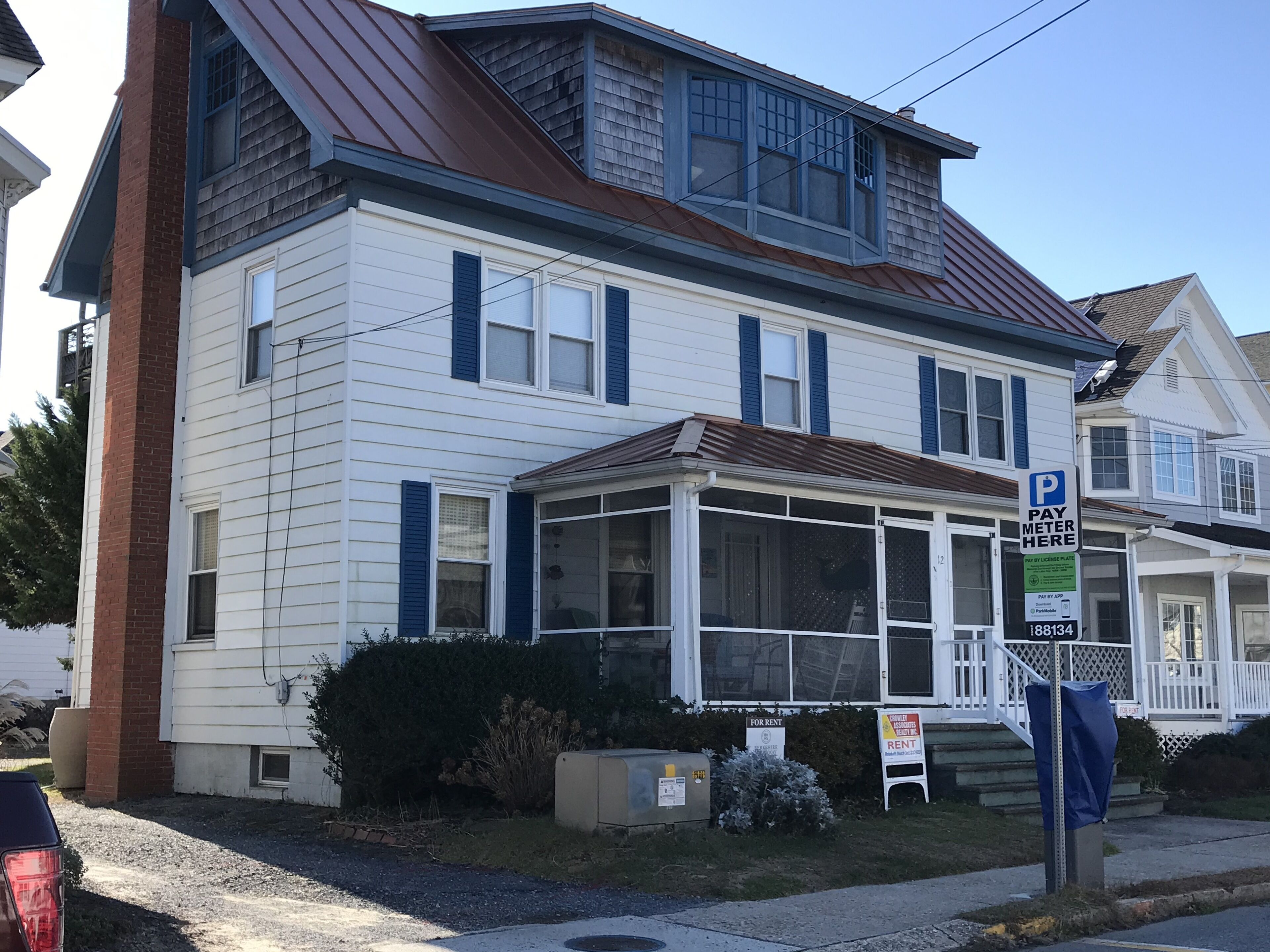 Swim, Walk, Eat, & Play.  Located 1/2 block to beach & boardwalk