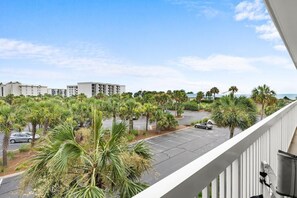 Property grounds - Sunset Paradise 3BR Unforgettable Beach Memories (Pawleys Island)