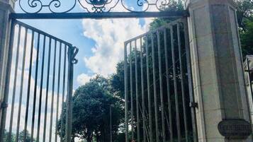 House, Ensuite | Exterior