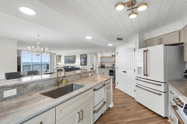 Coffee/tea maker, fridge, microwave, oven - Beachfront Bliss with Spectacular Amenities (Pawleys Island)
