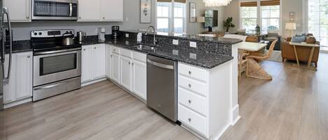 Fridge, microwave, stovetop, dishwasher