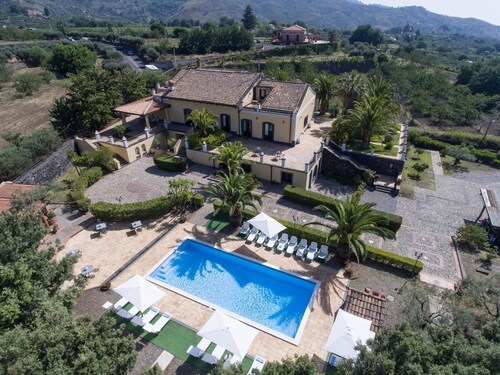 Exclusive Villa with Private Pool and Etna View