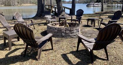 Courtney House on Lake Marion