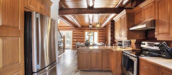 ☆ TREMBLANT ⛷ Spa, Fireplace, Nature Retreat, Lake Access ☀