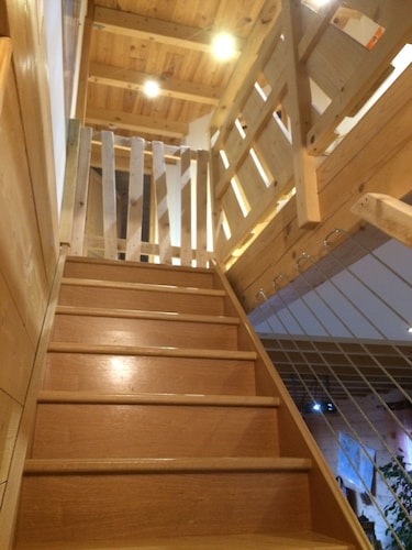 WOODEN HOUSE IN GAP (05000)