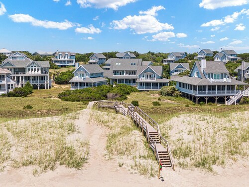 Oceanfront Completely Remodeled 3 Br 2 Full and 2 Half Ba Bhi Club