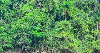 Casa Espaçosa com 2 Dormitório, Mobiliada, Cozinha Completa a 700 mts da Praia