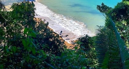 Casa Espaçosa com 2 Dormitório, Mobiliada, Cozinha Completa a 700 mts da Praia