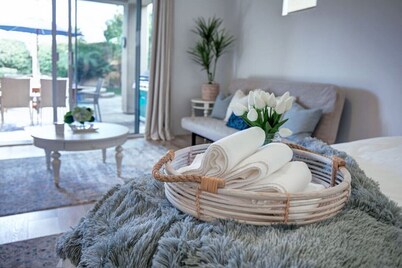 Make Yourself at Home in Palm Desert Luxury