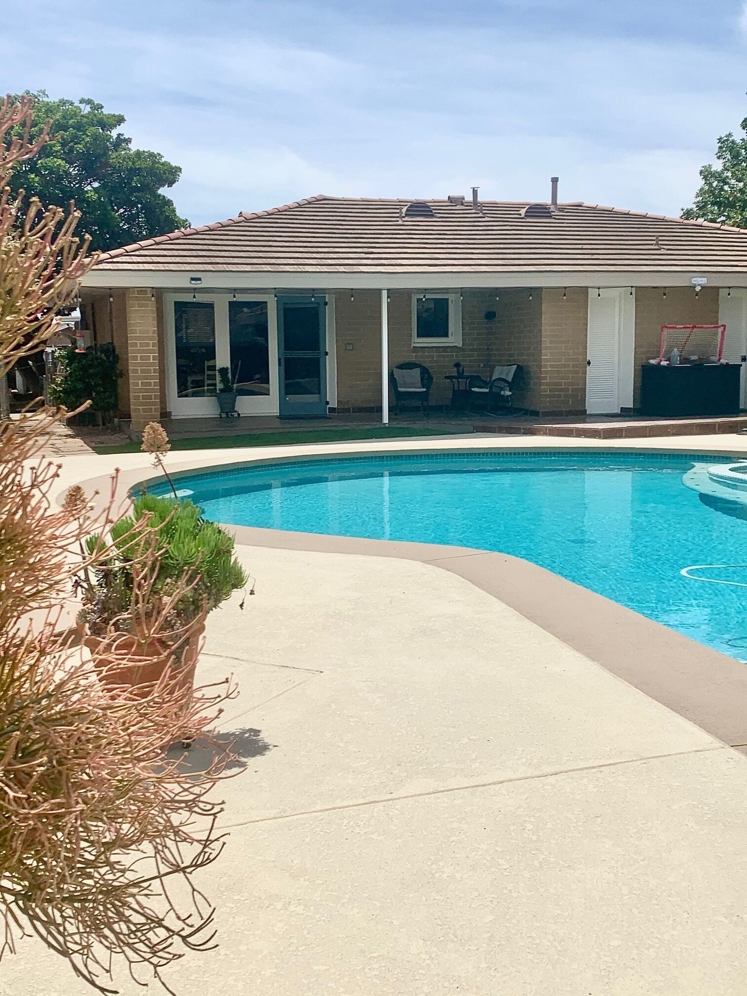 MidCentury Modern built in 1949 as a Hollywood get away for the stars. in Fallbrook, United States