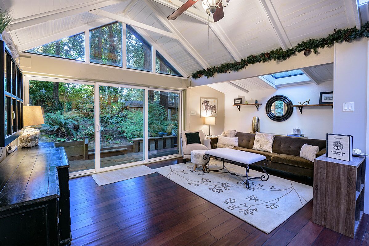 Historic Getaway in the Redwoods (with Hot Tub!!)