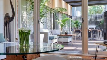 Superior House | Living area