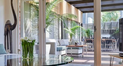 BOUTIQUE STAYS - Mordi Sands