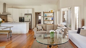 Superior House | Living area | Flat-screen TV - BOUTIQUE STAYS - Mordi Sands (Mordialloc)