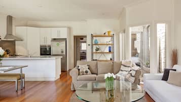 Superior House | Living area