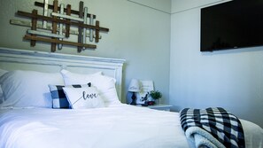 4 bedrooms, iron/ironing board, free WiFi, bed sheets