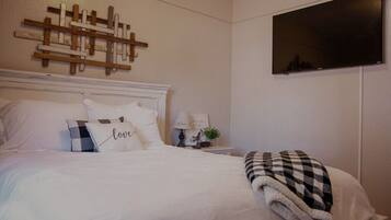 4 Schlafzimmer, Bügeleisen/Bügelbrett, kostenloses WLAN, Bettwäsche