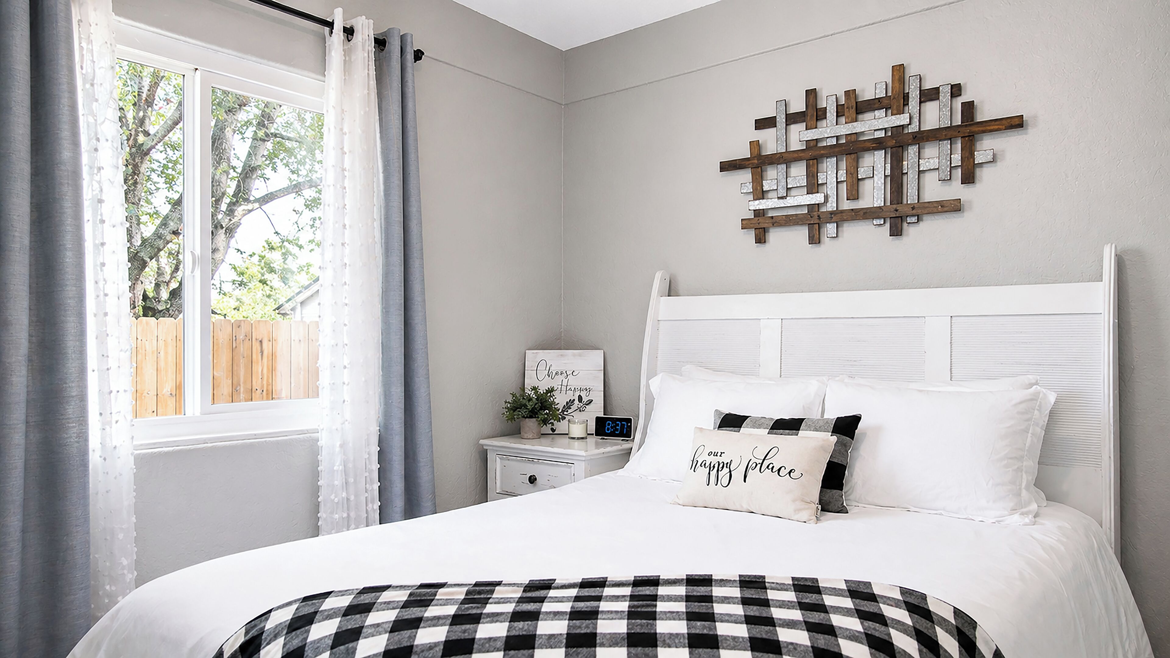 4 slaapkamers, een strijkplank/strijkijzer, gratis wifi, beddengoed