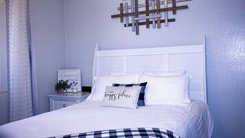 4 bedrooms, iron/ironing board, free WiFi, bed sheets