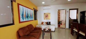Junior Apartment (ISLA4) | Living room