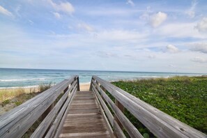 Am Strand, Liegestühle, Strandtücher