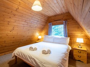 2 bedrooms, travel crib, free WiFi