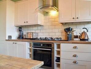 Cookware/dishes/utensils