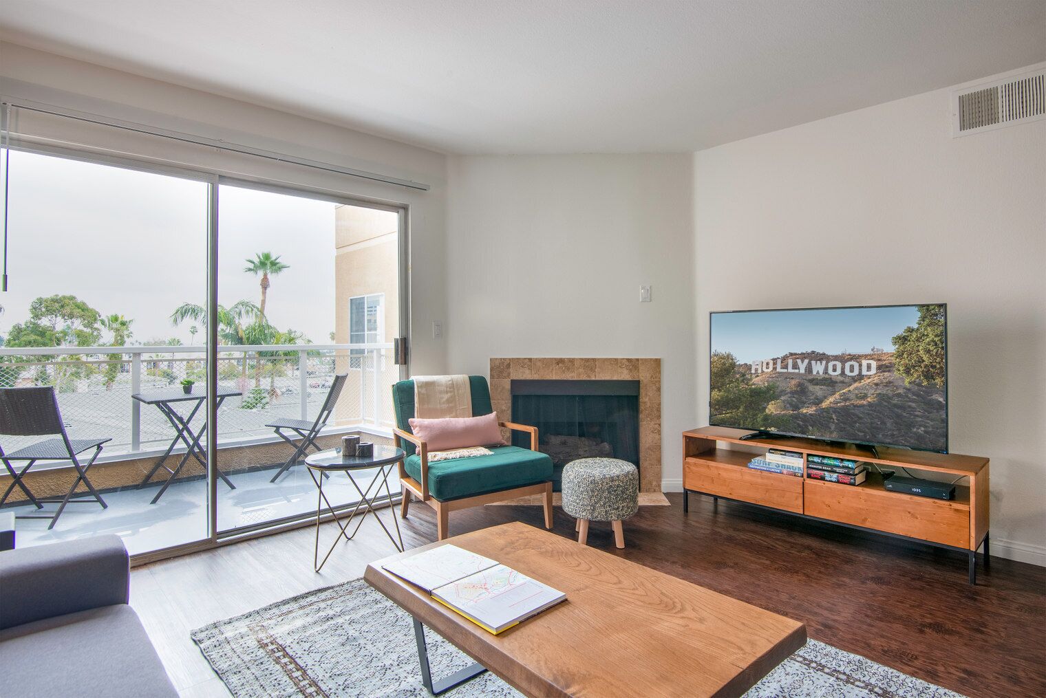Rad Hollywood 1BR w/ Gym, Spa + Pool, near shops by Blueground