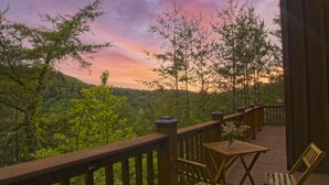 Unclassified image, 5 of 24, button - Cozy and Clean Pigeon Forge Cabin with Open Mountain Views - EASY ACCESS ROADS! (Sevierville)