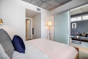 1 chambre, fer et planche à repasser, Wi-Fi, draps fournis