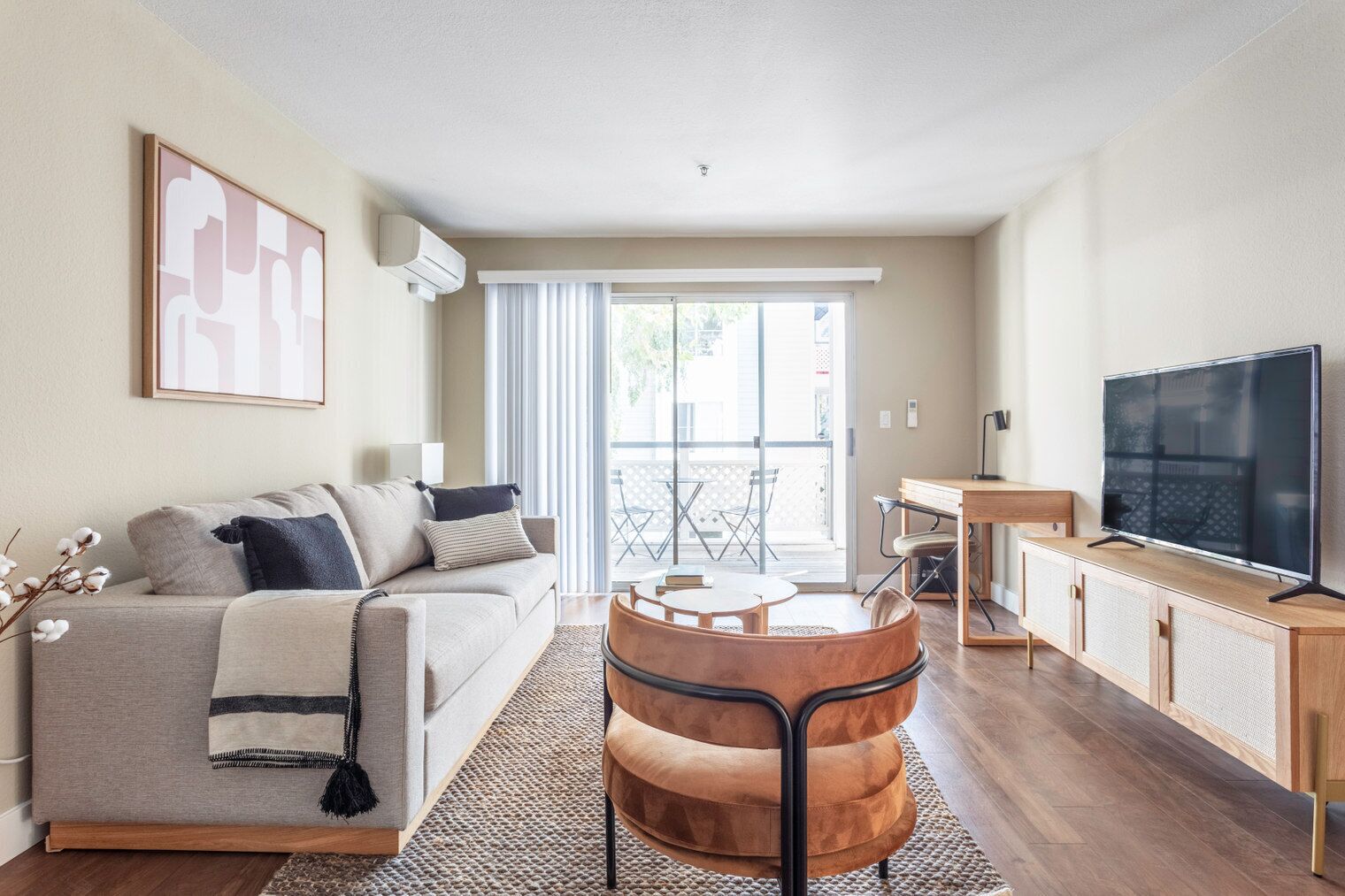 Mod Mountain View 2BR w/ Gym, Pool, Downtown Location, by Blueground