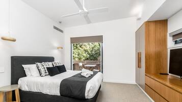 4 bedrooms, individually decorated, individually furnished