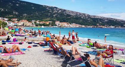 Holiday apartment with air conditioning, internet and terrace