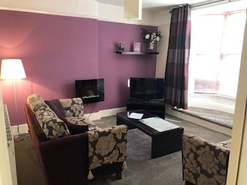 Apartment 1 Lounge