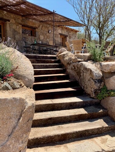 Charming sheepfold, panoramic view, heated swimming pool